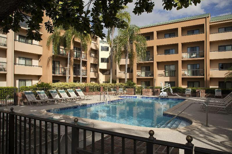 Courtyard Miami Airport West Doral Hotel Exterior foto